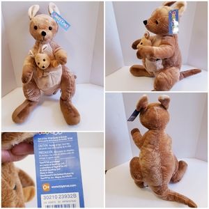 Toys R Us Kangaroo Plush with Joey Baby Brown Cream 27" Tall 2010 NWT SKU113